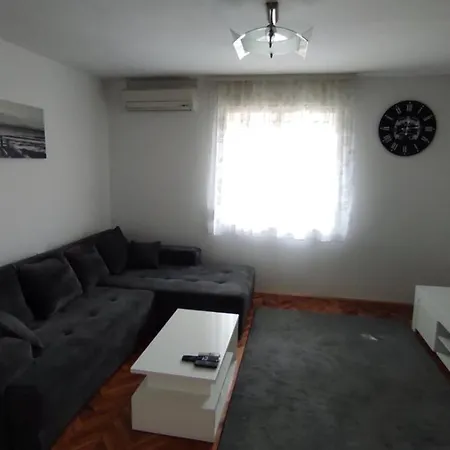 Apartment Dominik *